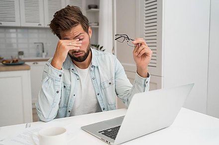 Чем опасна для здоровья глаз постоянная работа с телефоном или компьютером