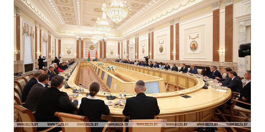 Александр Лукашенко ориентирует на единую стратегию формирования исторической памяти