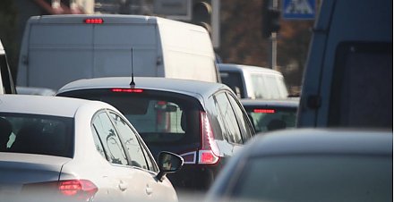 За выходные дни очередь легковых авто в Литву увеличилась на 230 единиц