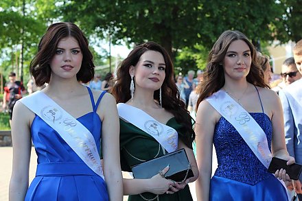 Как провести выпускные вечера и последний звонок. Идеи от Минобразования