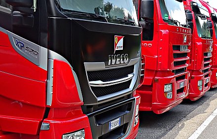 В Вильнюсе протестуют сотни водителей грузовиков