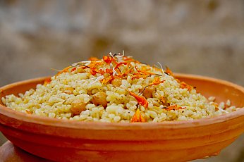 Что добавить в кашу из булгура, чтобы сделать ее еще полезнее и вкуснее? Отвечает нутрициолог