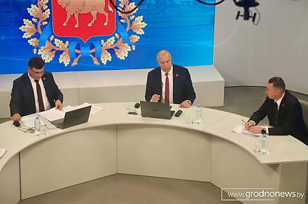 "Работа по содержанию мест памяти и воинских захоронений проводится на постоянной основе". Об этом сказал Юрий Караев во время онлайн-стрима