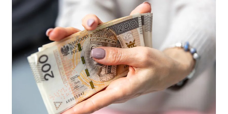 В Польше неработающим украинцам перестанут выплачивать пособия на детей