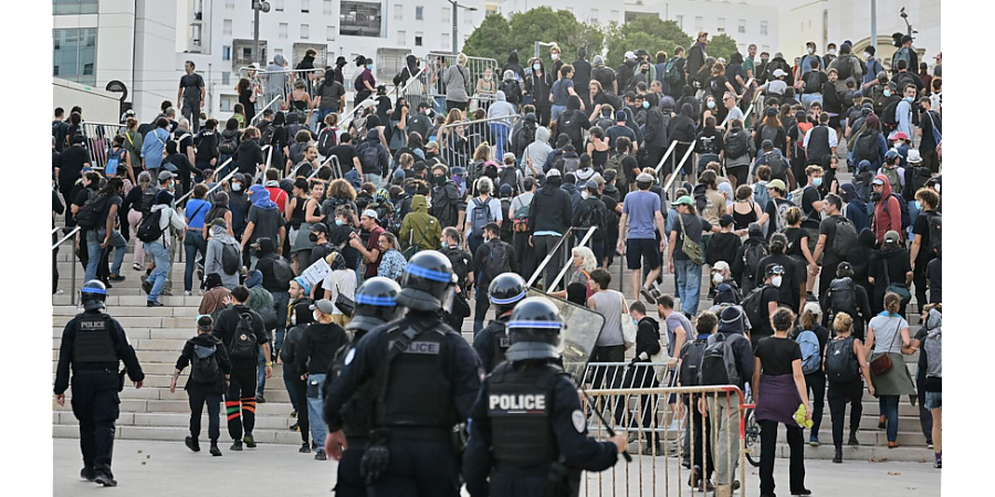 Во Франции начались многочисленные акции протеста