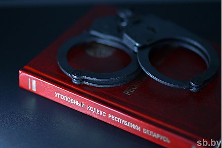 В Беларуси за сутки задержали восемь курьеров телефонных мошенников — у них изъято около 20 тысяч рублей