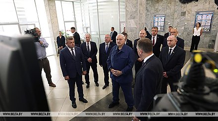 Торговля на селе и перспективы БелОМО. Александр Лукашенко посетил Вилейский район