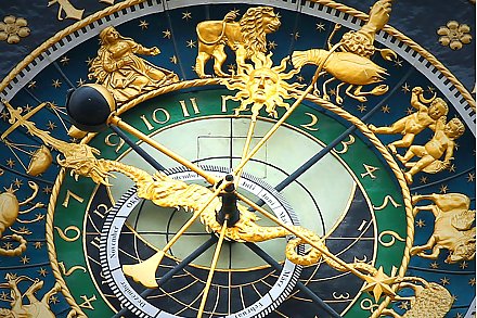 Гороскоп на 12 октября: Стрельцы ощутят радость движения, а Козероги посвятят день активному отдыху  