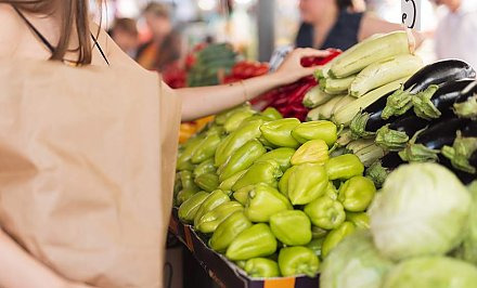 Сообщить о превышении цен на фрукты и овощи теперь можно на «горячую линию»