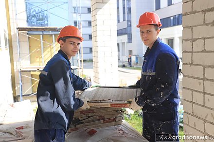 Поздравление Гродненского облисполкома и Гродненского областного Совета депутатов с Днем строителя