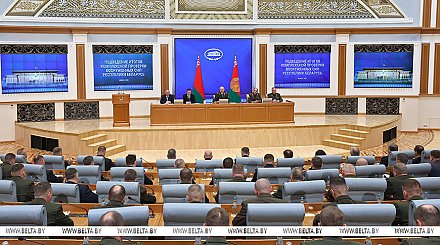 "Разбор полетов" в армии, поликлиника будущего и тренировка с "зубрами". Итоги недели Президента