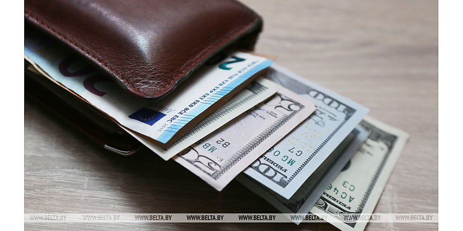 Физлица в Беларуси с начала года продали на $1,817 млрд валюты больше, чем купили
