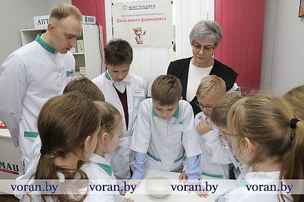 Мы пропишем вам «Слышин». Вороновский район присоединился к социальному профориентационному проекту «Школа юного фармацевта»