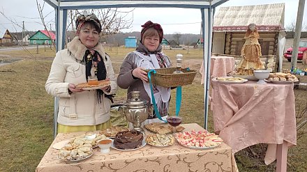 Як на свята ў Пераганцах напяклі горы бліноў