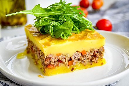 Вкусное и сытное блюдо на ужин: рецепт картофельной запеканки с фаршем