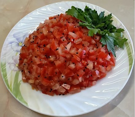 Салат "Клубничка": свежий вкус лета на вашем столе