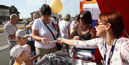 "Старались все". Жители Ивацевичей рассказали, как город расцвел ко Дню письменности