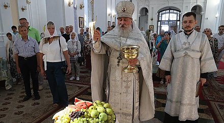 Православные верующие отмечают Преображение Господне – Яблочный Спас