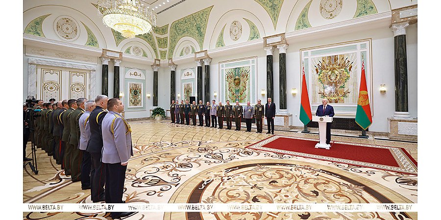 Праздник тех, кто является оплотом мира и стабильности. Лукашенко про День защитников Отечества и ВС