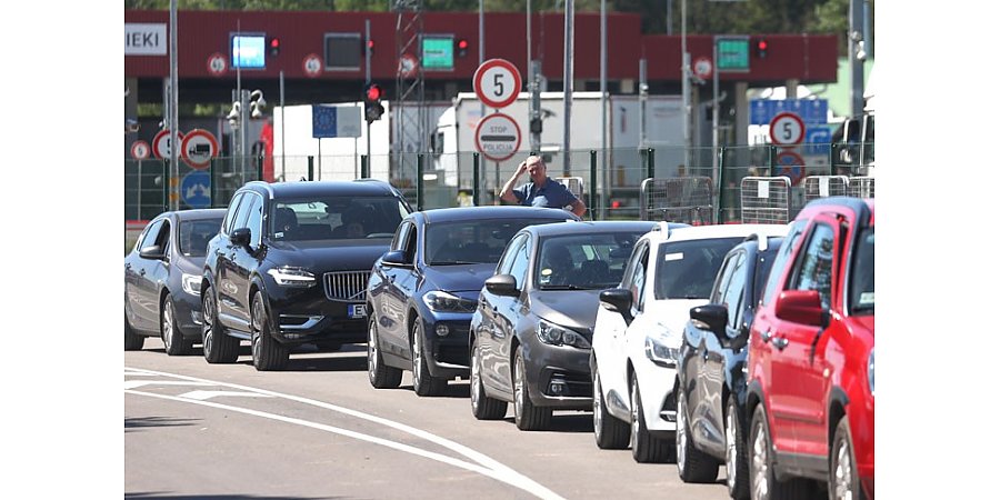 Около 2,9 тысяч автомобилей ожидают въезда в ЕС