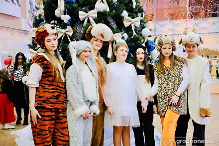 Более 150 детей получили новогодние подарки в рамках акции «Ёлка желаний»