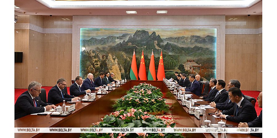 Александр Лукашенко и Си Цзиньпин встретились в Тяньцзине