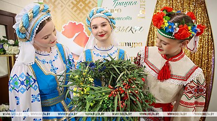 "Дзявочы вянок міра". Республиканский конкурс молодежных проектов стартовал в Молодечно