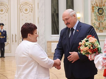 Мацуюць працай незалежнасць