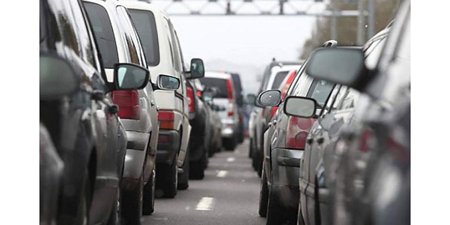 Более 1,3 тысяч легковушек ожидают на границе въезда в Польшу