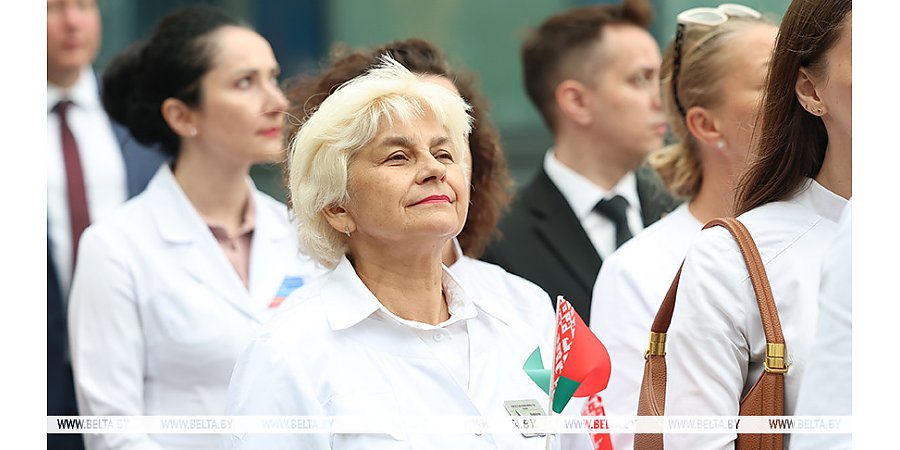 Александр Лукашенко о медиках: без вас никуда, будем делать все, чтобы вы не были обижены