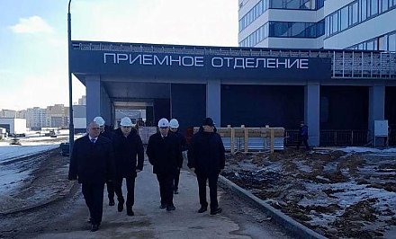 Председатель Комитета госконтроля Республики Беларусь Василий Герасимов ознакомился с ходом строительства новой клинической больницы в Гродно и работой нескольких сельхозпредприятий региона