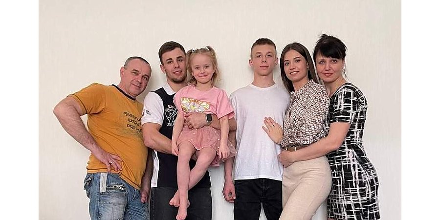 Чужие среди своих. Многодетная семья Недуговых рассказала о госперевороте в Украине и почему Беларусь – рай на земле
