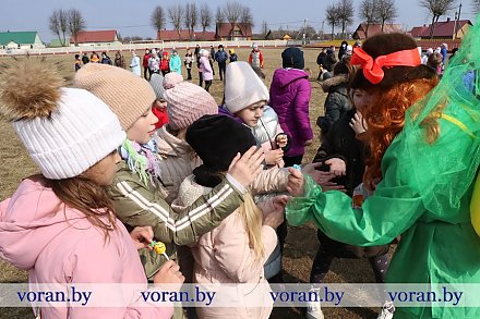 Ура, весенние каникулы! Для вороновских школьников они начались весело и активно, благодаря работникам культуры