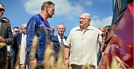 Инспекция в полях, нефтяные горизонты и таинственное интервью. Итоги недели Президента