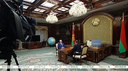В фокусе внимания - международная повестка. Александр Лукашенко принял с докладом премьер-министра