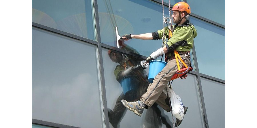 Работа на высоте. Контролировать опасности можно!