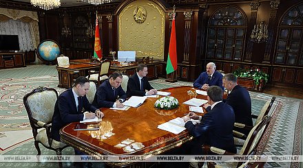 Александр Лукашенко принял доклад Нацбанка, выступив за здоровую конкуренцию в решении важных для страны вопросов