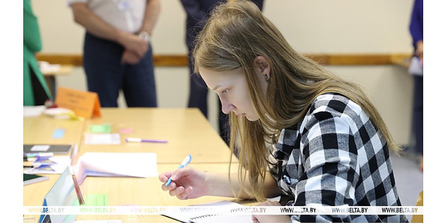 Минобразования: почти 50% выпускников девятых классов выбирают поступать в колледжи