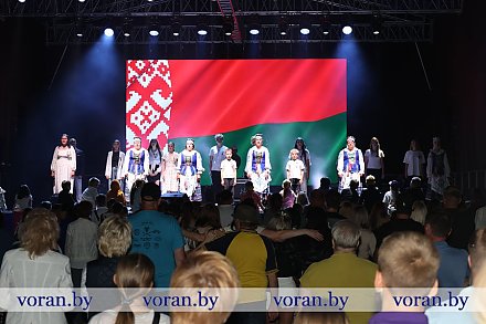 В один голос со всей страной! Вороновчане присоединились ко всебелорусской акции «Споем гимн вместе!»