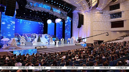 Александр Лукашенко - детям: в Беларуси у всех как никогда равные возможности, надо только трудиться