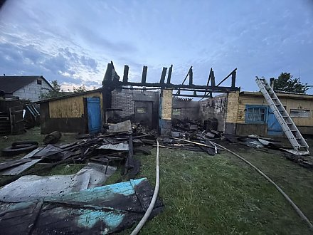 В агрогородке Жирмуны горел гараж