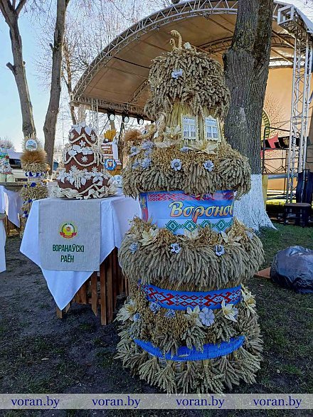 Воранаўскі каравай і сноп — на абласных “Дажынках” у Мастах