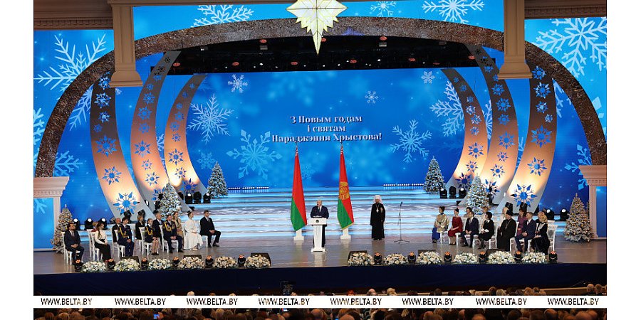 О смелом взгляде в будущее, сохранении страны, живительном эликсире и смене поколений. Главное с вручения Президентом премии "За духовное возрождение"