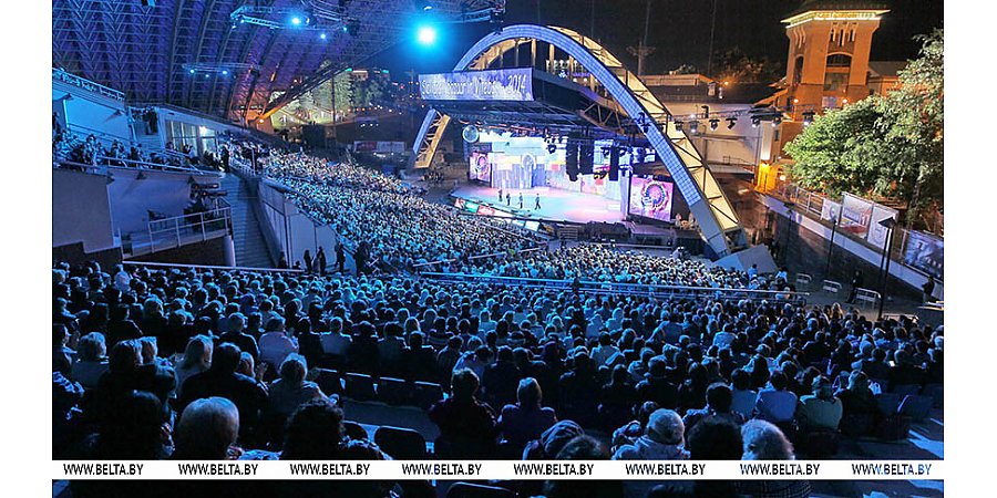 "Славянский базар - 2014": светомузыкальные фонтаны на сцене, "Кукольный квартал" и джазовые вечера