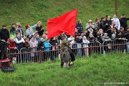 «Неман – НАШ! Гродно – НАШ!». На набережной Старого моста ожила история великого подвига