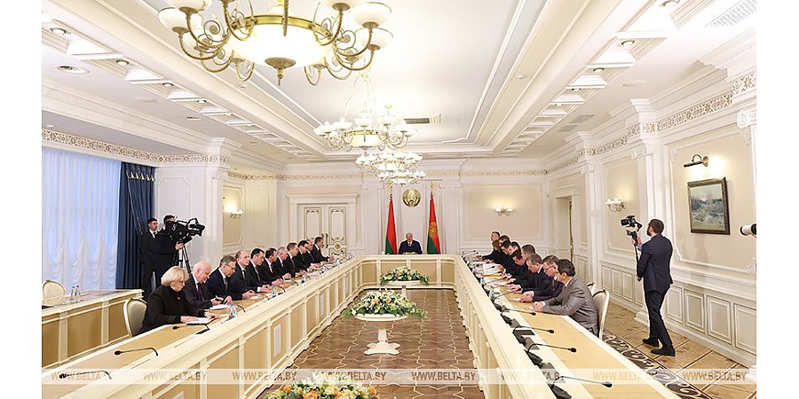 Где и как в Беларуси будут учить профессиям будущего? Вопрос стал темой совещания у Александра Лукашенко