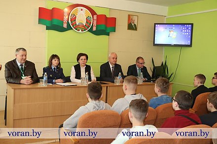 Война после войны. В Вороновском колледже состоялась интерактивная площадка по теме геноцида белорусского народа в военное время и постаковских формирований в послевоенное время