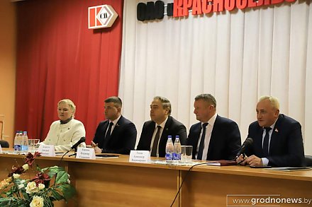 Председатель облисполкома Владимир Караник пообщался с работниками ОАО "Красносельскстройматериалы"