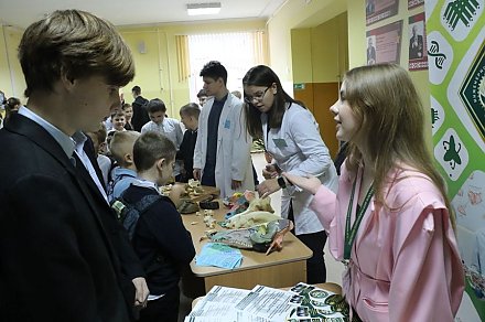 День аграрных профессий: Гродненский государственный аграрный университет и Белорусский государственный аграрно-технический университет представили в Радунской и Вороновской школах свои возможности