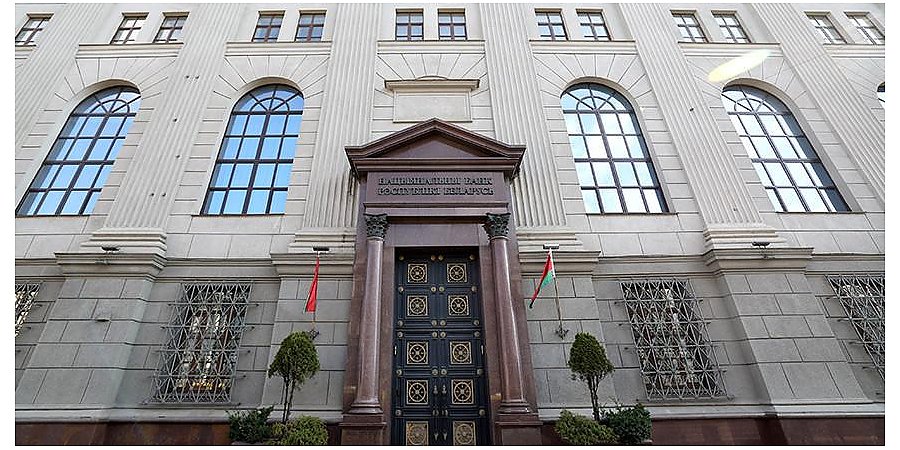 Как обезопасить себя от "банковских" мошенников, рассказали в Нацбанке